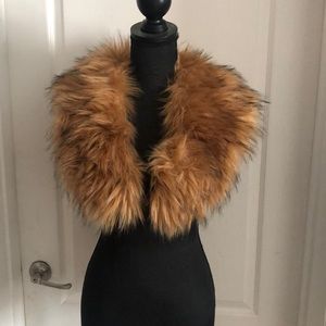 Faux fur collar